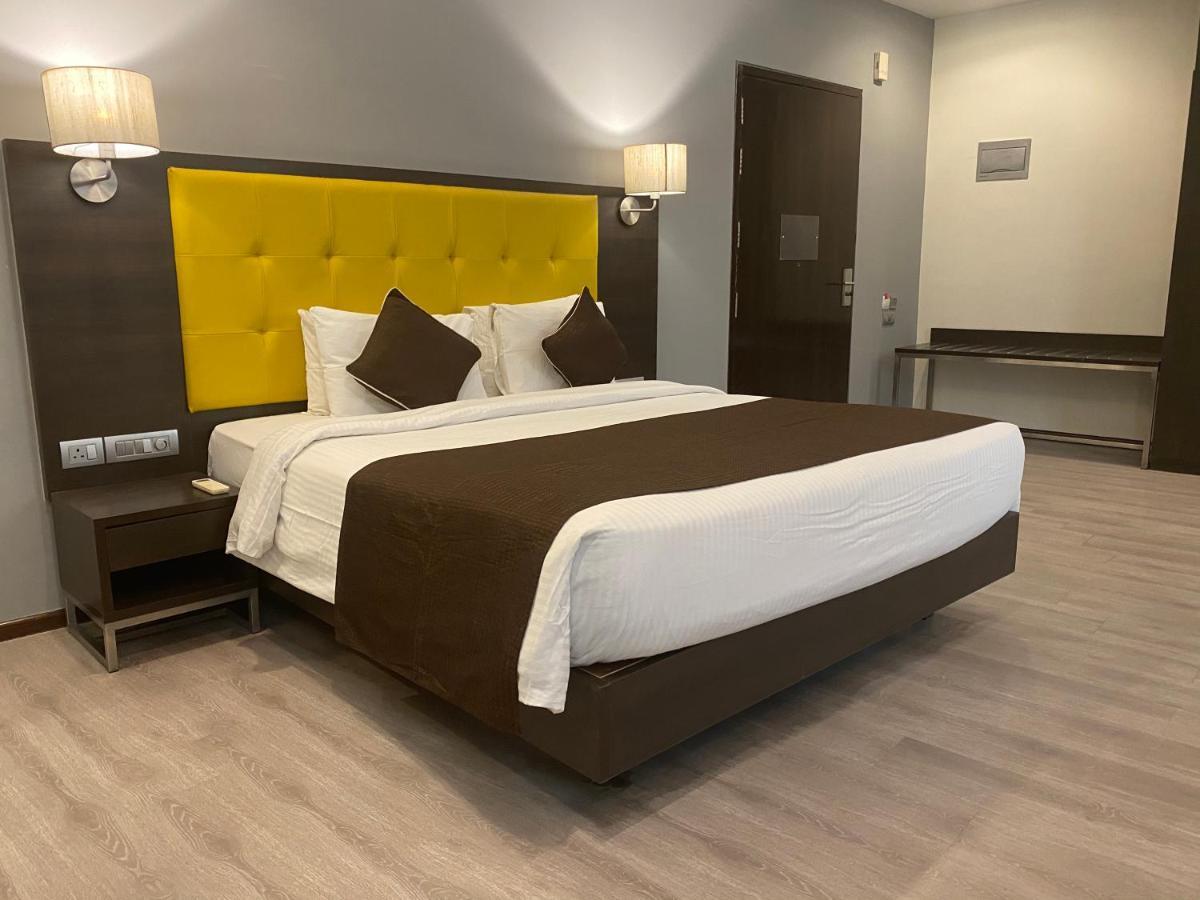 Hotel Mumbai House Airoli, 나비뭄바이 외부 사진