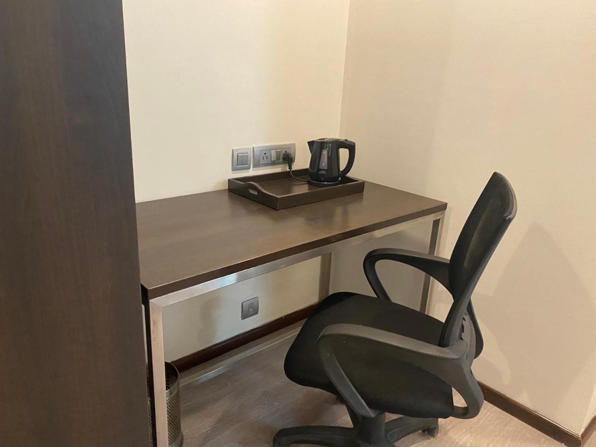 Hotel Mumbai House Airoli, 나비뭄바이 외부 사진
