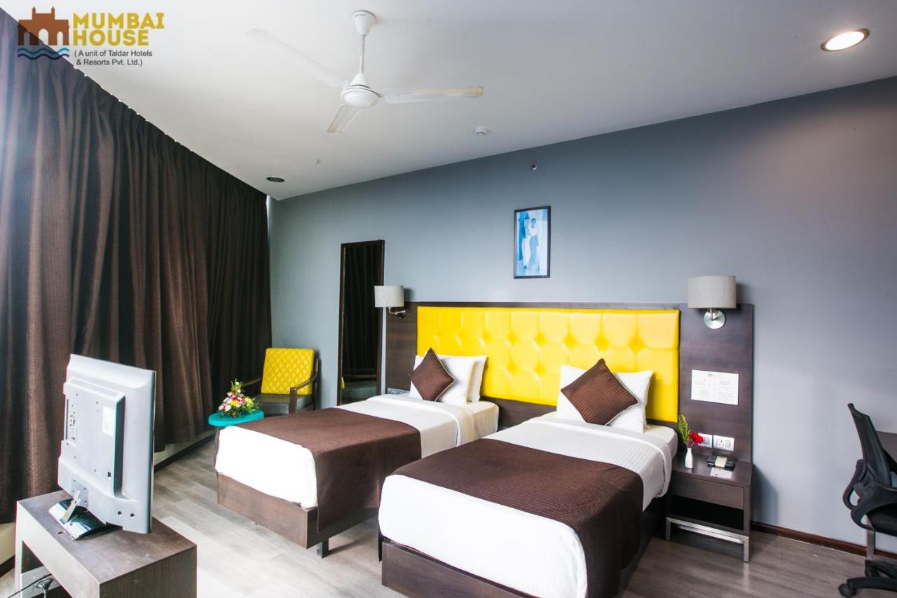 Hotel Mumbai House Airoli, 나비뭄바이 외부 사진