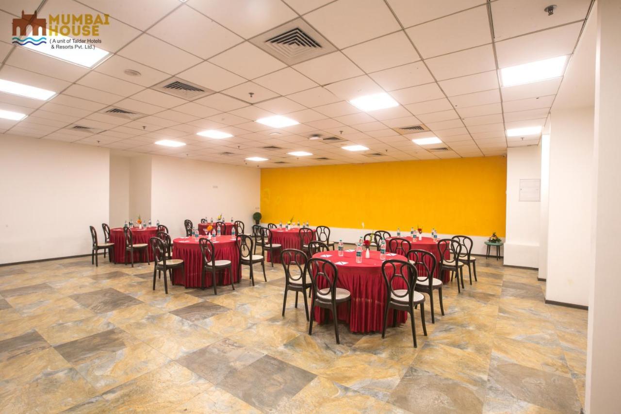 Hotel Mumbai House Airoli, 나비뭄바이 외부 사진