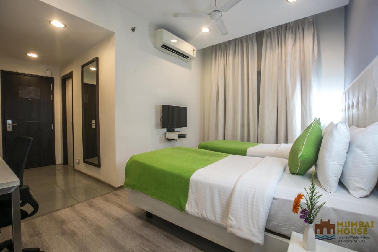 Hotel Mumbai House Airoli, 나비뭄바이 외부 사진
