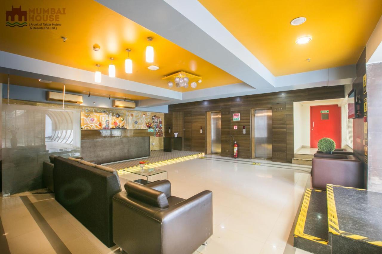 Hotel Mumbai House Airoli, 나비뭄바이 외부 사진