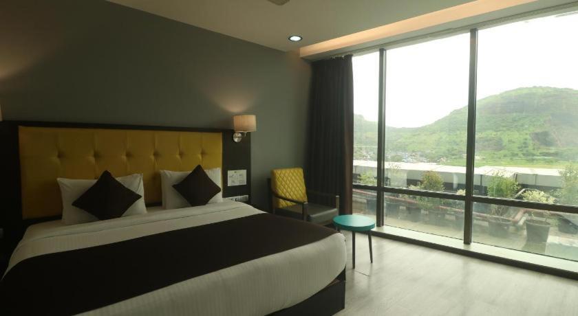 Hotel Mumbai House Airoli, 나비뭄바이 외부 사진