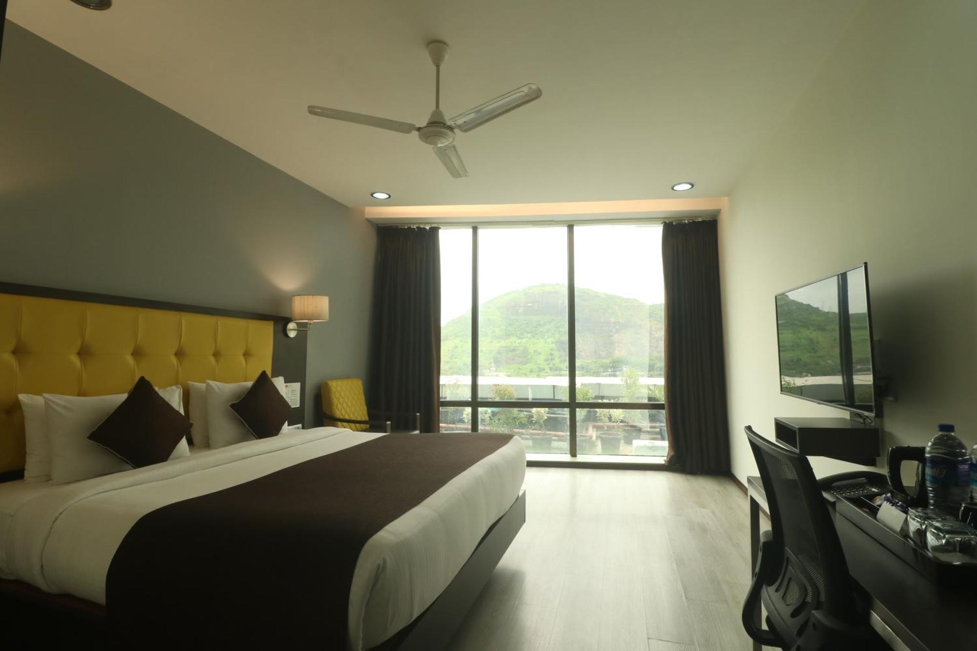 Hotel Mumbai House Airoli, 나비뭄바이 외부 사진